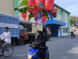 Hari Raya Kurban di Majene, Pedagang Balon Angin Raih Untung Berkali-kali Lipat