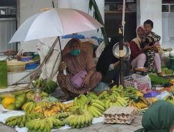 Jelang Hari Raya Idul Adha, Pasar Sentral Majene Ramai Diserbu Masyarakat