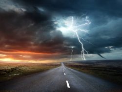 Malam Ini, Malunda dan Ulumanda Diperkirakan Hujan Disertai Petir dan Angin Kencang