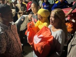 Gerak Cepat Pjs. Bupati Majene Habibi Azis, Berikan Bantuan dan Jenguk Korban Kebakaran di Tanjung Batu