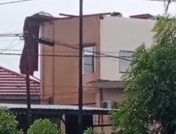 Cuaca Ekstrem Angin Kencang Porak Porandakan Rumah Pribadi Anggota Polisi