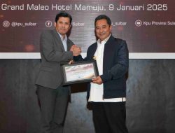Berkat Dedikasi pada Penyelenggaraan Pilkada 2024, Pj Bahtiar Dapat Penghargaan dari KPU Sulbar