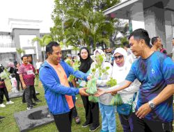 Saat ASN dapat Pohon Cabe Gratis dari Petani Milenial