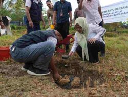 Pj Gubernur Bahtiar Lakukan Peletakan Batu Pertama Pembangunan Kantor Baznas Sulbar
