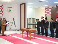 Lima Anggota KIP Sulbar Dilantik, Suhardi Duka Tekankan Pentingnya Kehati-hatian Mengelola Informasi