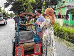 Wujud Kepedulian Polri, Polres Polman Melalui Sat Reskrim Bagikan Takjil Jelang Buka Puasa Ramadhan