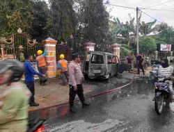 Kapolsek Polewali Pimpin Personil Mendatangi TKP Kebakaran 1 Unit Mobil di Kelurahan Polewali