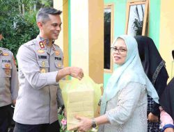 Kapolres Majene dan Media Berbagi Takjil di Panti Asuhan untuk Keberkahan Ramadhan