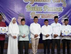 Gubernur dan Wakil Gubernur Sulbar Buka Puasa Bersama dan Bagikan 1.000 Paket Sembako di Majene