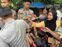 Biro SDM Polda Sulbar Tunjukkan Kepedulian Dengan Berbagi Takjil