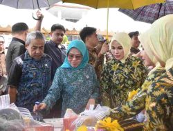 Tinjau GPM di Kejati Sulbar, Ketua TP PKK Berbagi Berkah