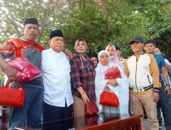 Wagub Sulbar Salim S Mengga Serahkan Bantuan untuk Korban Kebakaran di Desa Karama Tinambung