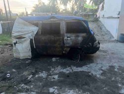 Satu Unit Mobil Suzuki Carry di Desa Parappe Terbakar, Entah Apa Penyebabnya