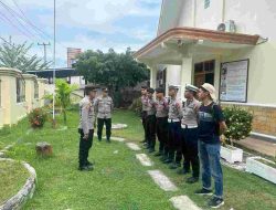 Personel Polres Majene Laksanakan Pengamanan Ibadah Jumat Agung di Gereja Protestan Indonesia Barat (GPIB) Imanual.