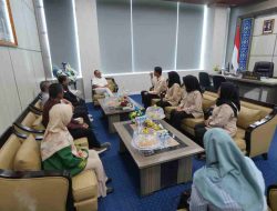 Hari Libur Tak Jadi Halangan! Gubernur Sulbar Tuntaskan Sederet Pekerjaan Strategis di Kantornya