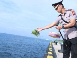 Upacara Tabur Bunga di Pelabuhan Passarang, Polres Majene Kenang Jasa Pahlawan di Hari Bhayangkara ke-79