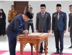 Gubernur Suhardi Duka Lantik 15 Pejabat Eselon II dan Tunjuk 5 Plt OPD: “Segera Bekerja, Jangan Tunggu Perintah!”