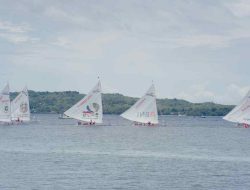 Angin Jadi Tantangan, 55 Perahu Sandeq Akhirnya Merapat di Finis Etape IV Sandeq Silumba 2025