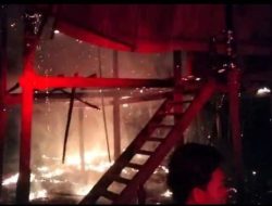 Rumah Kayu di Desa Rea Ludes Terbakar, Bhabinkamtibmas Sigap Amankan TKP