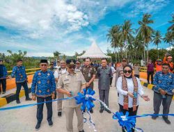 Gubernur Suhardi Duka Tinjau Rekonstruksi Tanggul Tapandullu dan Resmikan Jembatan Nipa-Nipa