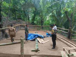 Operasi Senyap di Sulewatang: Arena Judi Sabung Ayam Digulung, Aparat Bakar Markas Hingga Jadi Abu!