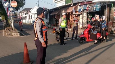 Jaga Kelancaran Upacara Peringatan HUT ke-81 RI, Disperkimtanhub Sulbar Kerahkan Personel Lalu Lintas dan Angkutan Jalan