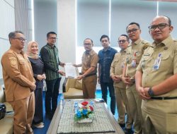 Karo Pemkesra Dampingi Gubernur SDK Serahkan Nama Cawagub Sulbar