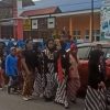 Semarak Hari Sumpah Pemuda, Siswa SDN 2 Kampung Baru Majene Ikuti Pawai dengan Penuh Semangat